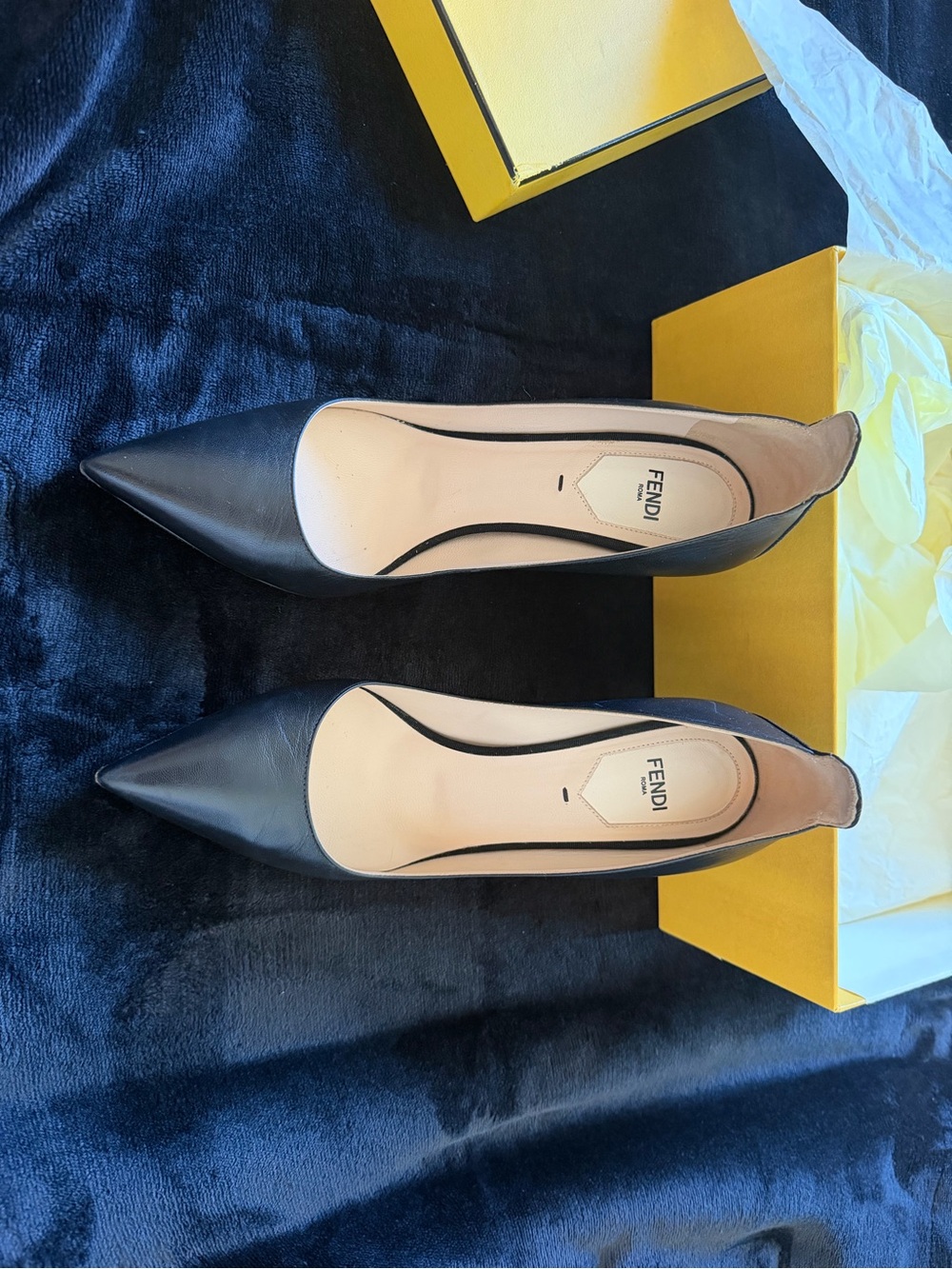 Fendi Black Pointed Leather Pumps 38.5